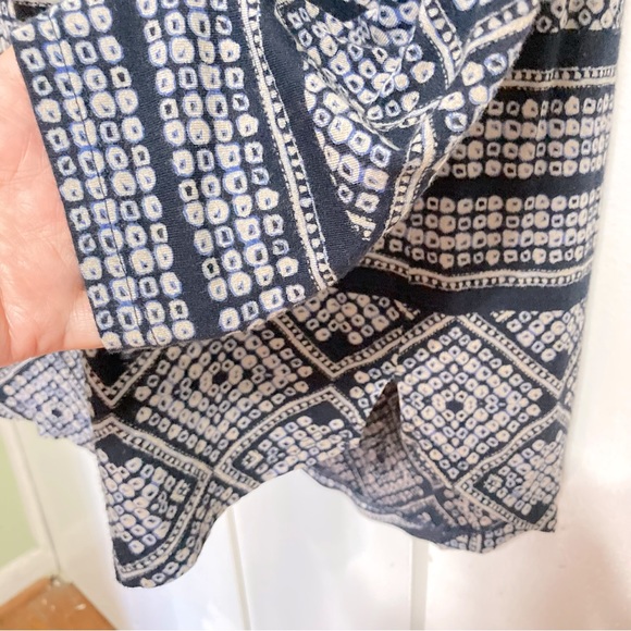 LUCKY BRAND Blue Diamond Stripe Keyhole Knit Blouse Long Sleeves Womens Medium - Picture 8 of 11